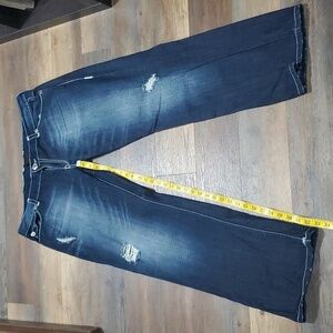 True religion Nathan giant big t distressed dark wash pocket flap jeans